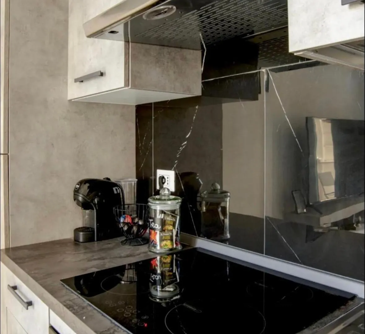 Elegant & Luxe A 200M Da Stazione E Aereoporto Di Ciampino Apartment